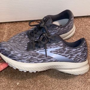 Women’s Brooks Launch 7, Size 8